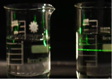微纳米气泡散射效应实验照片